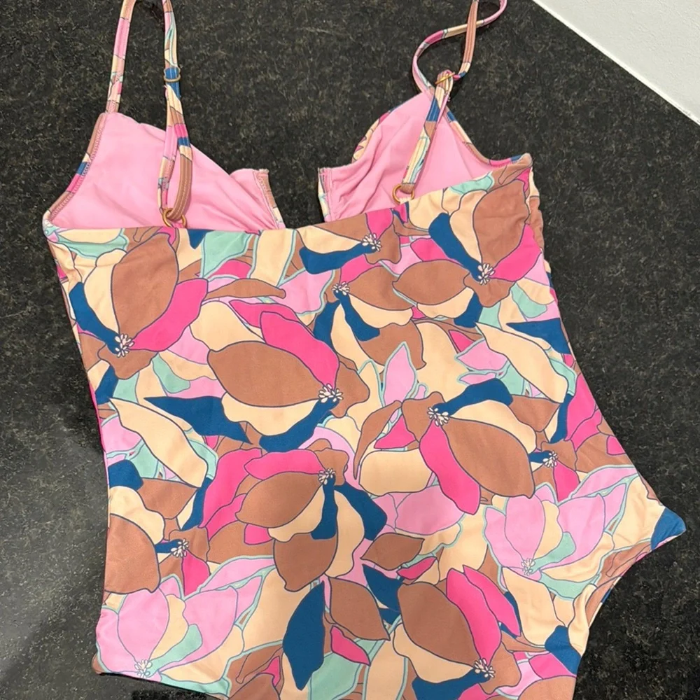 Colorful one piece - Picture 5 of 5